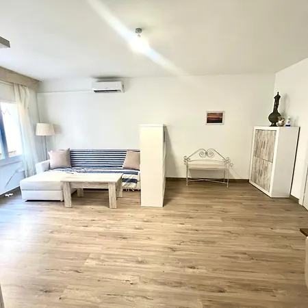 Piso Reformado A 80 M De La Playa Apartmán